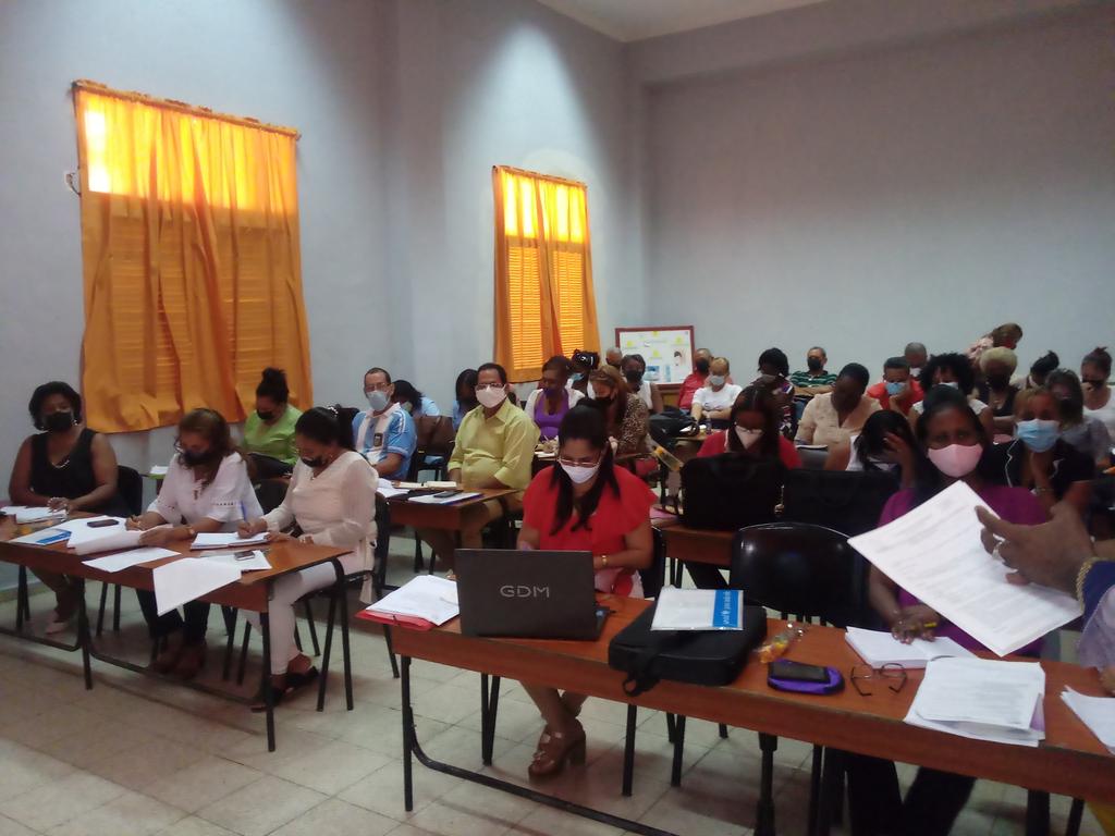 FundichelyRosa's tweet photo. Se valoró hoy en  #SantiagodeCuba las condiciones creadas para el inicio del curso escolar. Fue significativa la estrategia presentada por la comisión de Matemática para continuar perfeccionando el proceso de enseñanza y aprendizaje. #VamosPorMas @elsa_ena @RamnMonte1 @dpestgo https://t.co/9Aot1UC9zd