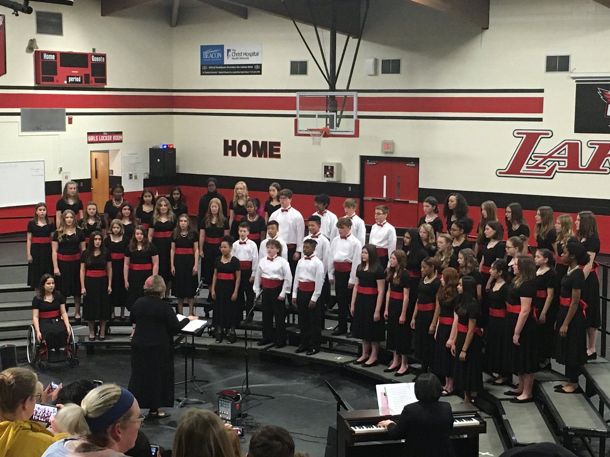 LakotaRidgeAP's tweet photo. 7th Grade Choir, Vocal Harmony, and Vocal Chamber did an AMAZING job tonight at the Winter Concert! Special shout out to @LRjschoirteach! @LakotaRidgeJR https://t.co/Lj1C0wBpXg