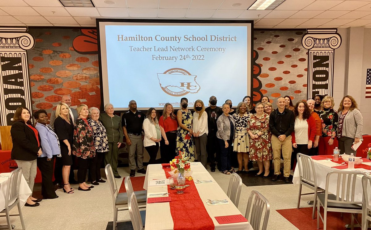 chris_combass's tweet photo. Very fortunate to have @2020FLTOY speak at our Teacher Lead Event this evening!  “Want to build relationships?  Be Intentional, Value Diversity, &amp; Believe in Second Chances!” #hamcotln https://t.co/SSgSzAYTFp