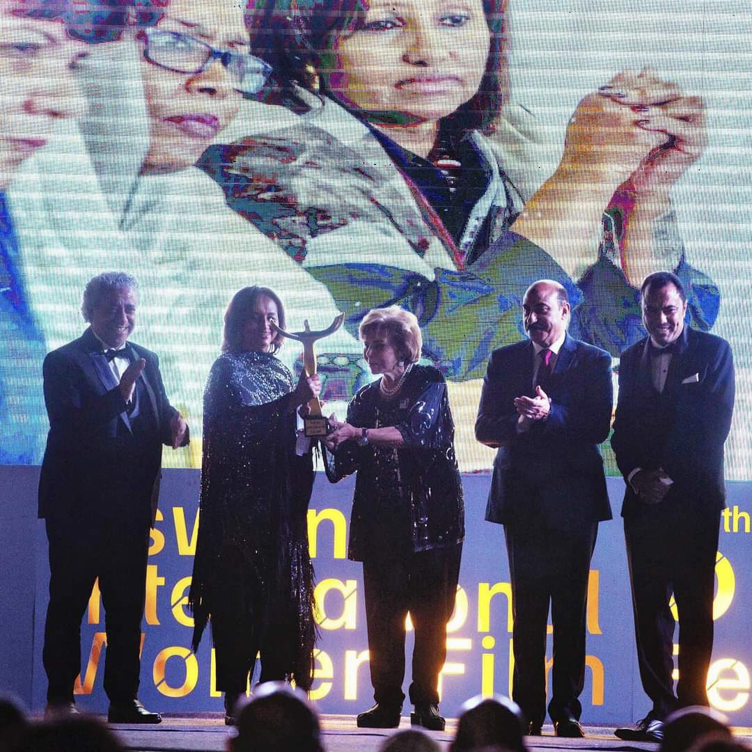 AminaMAbdallah2's tweet photo. I'm honored and privileged to have an amazing woman like you as mentor and a friend! thank you for being a champion for women’s dignity @hibaaq 
#AswanInternationalWomenfilmfestival
مهرجان اسوان لأفلام المرأة https://t.co/itDwPAtjsK