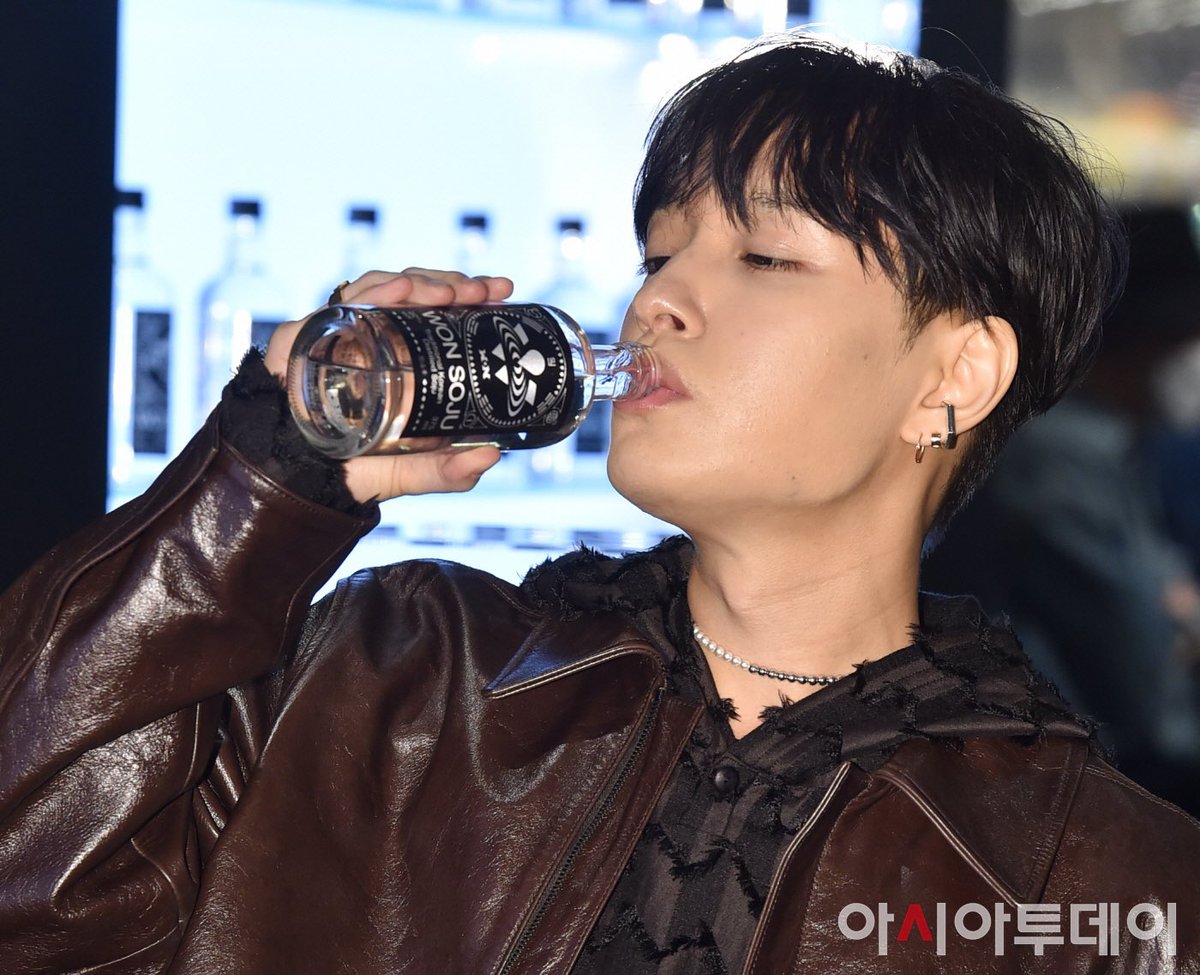 aintyobumbum's tweet photo. It's Simon Dominic we're talking about no doubt he will do this😅🥰 https://t.co/9uMgX3JANu