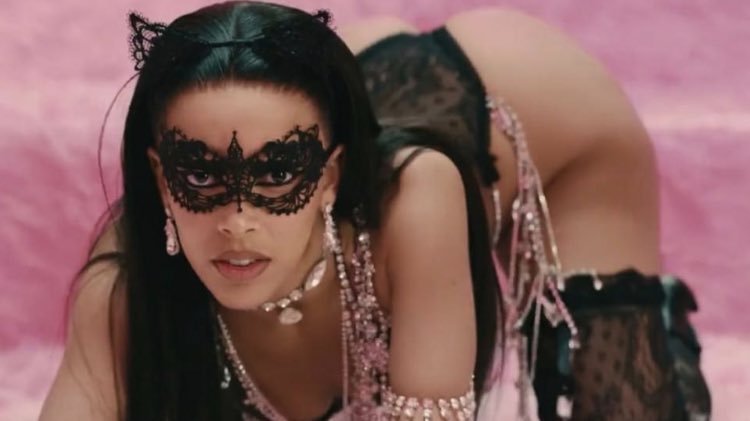 female_rap_'s tweet photo. Se revela que el nuevo tema de #Tyga y @DojaCat tendrá video oficial, saldrá junto con el tema este viernes 😳

¿Listos?

#dojacat #femalerap https://t.co/Aw4ACal4Ow