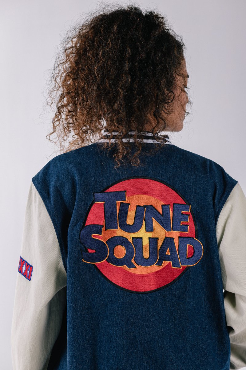 TTAlliance_'s tweet photo. We're giving away a PMC x Space Jam Varsity Jacket worth US$120 during today's Happy Hour!

There'll also be a WL giveaway for an exciting project 😉

More deets will be revealed throughout the day 👀

See you on Discord @ 6pm GMT+8!

https://t.co/y4AIk7iwof

#TheTigerArchives https://t.co/yorQ0PaOnz