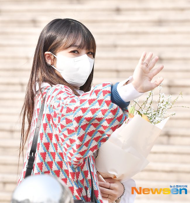 meungupdates's tweet photo. 220225 Eunji arriving at Gayo Plaza Press Photos

#정은지 #EUNJI #앞으로도_함께하자_고마믕디 https://t.co/WPGE5a4tOP