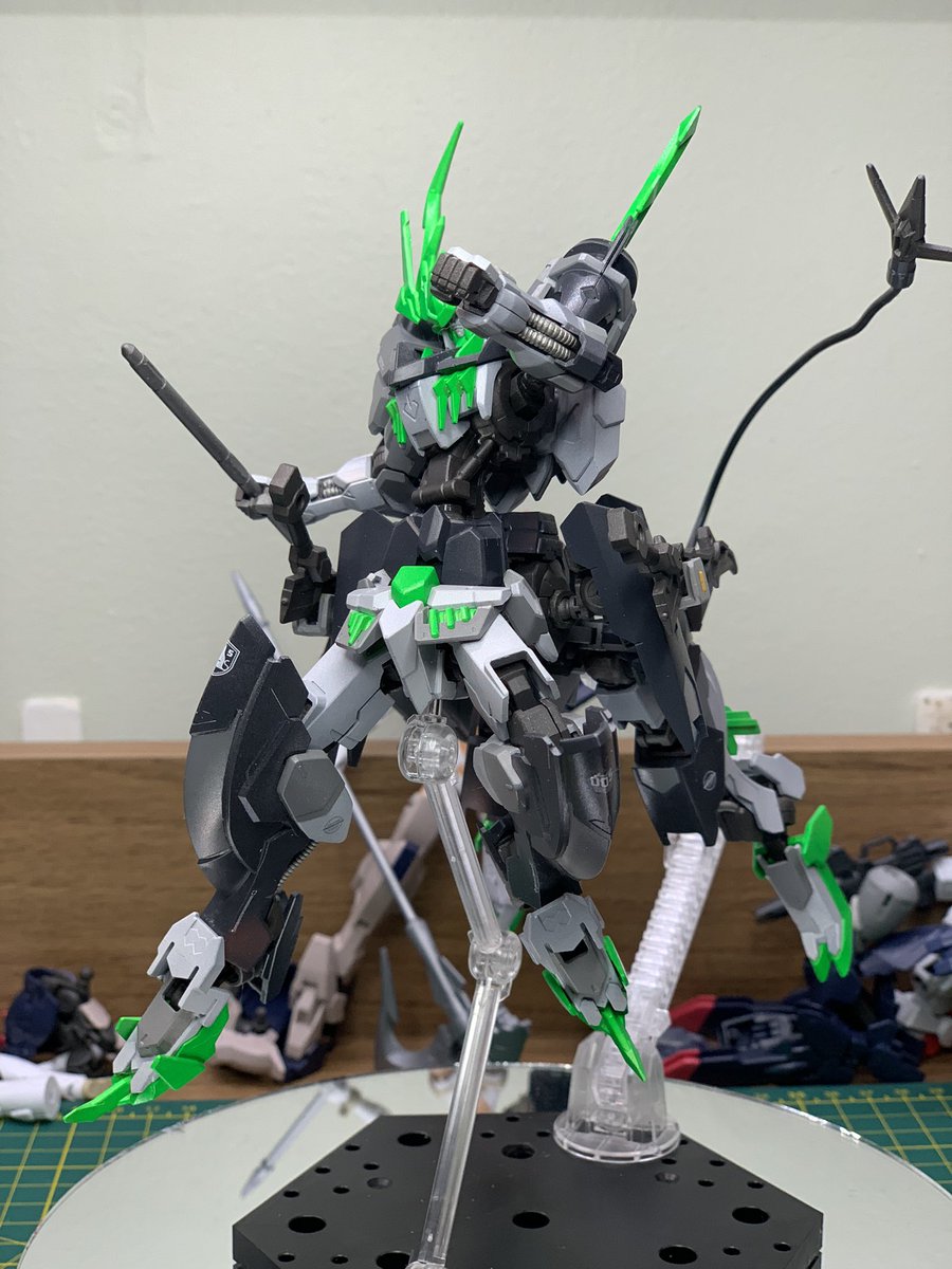 Drtidigler's tweet photo. This has been a labor of love for my dearest friend @sickh0rse, it’s a long, long overdue Christmas gift.  Hopefully she loves it as much I as loved working on it for her. #gunpla #barbataurus #gundam #plamo https://t.co/D7QzsZ7lZd