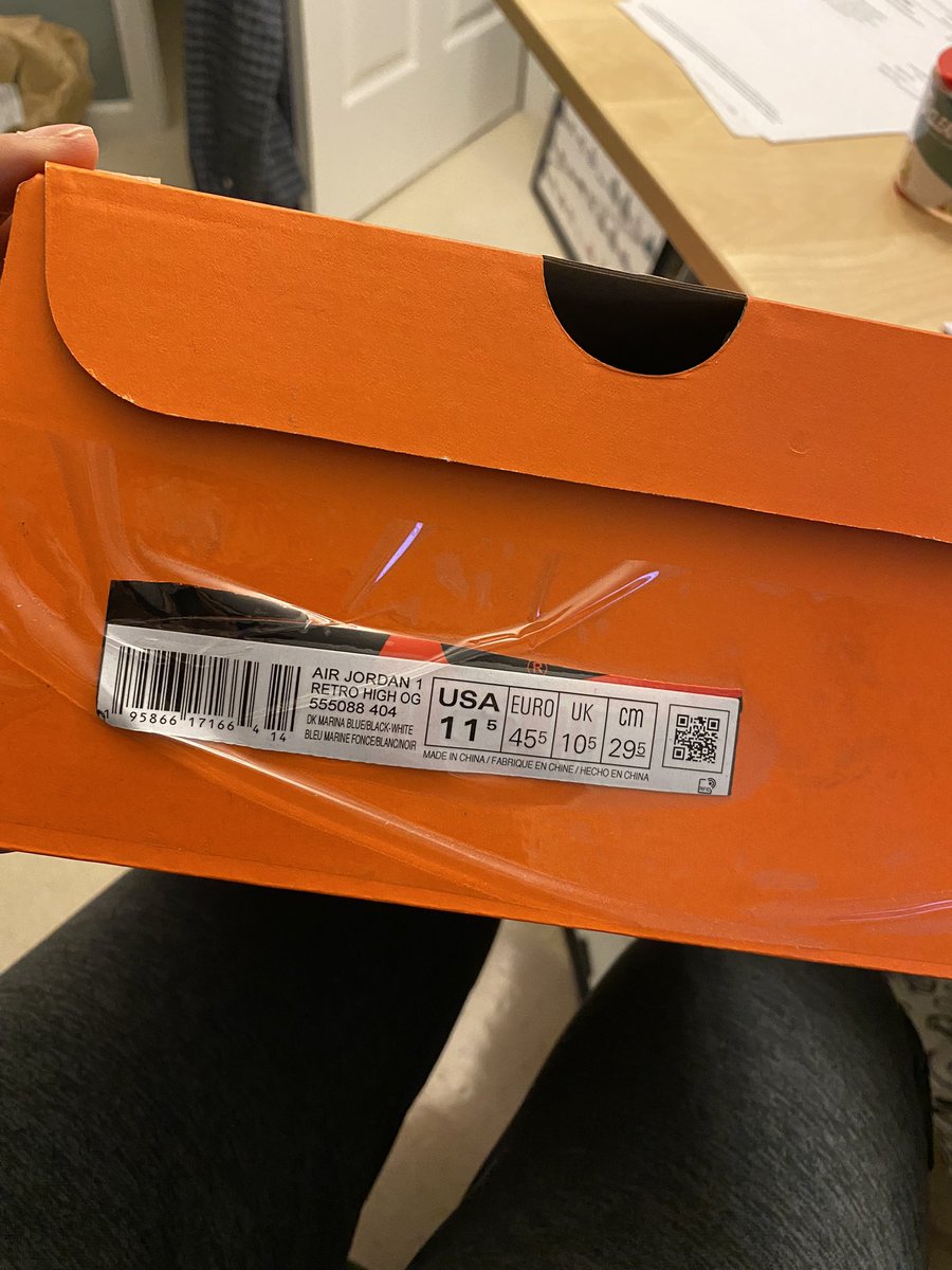 2_3kicks's tweet photo. @snkr_twitr @SOLELINKS look at how @Nike shipped my marina 1s https://t.co/T5VPnlY1wt