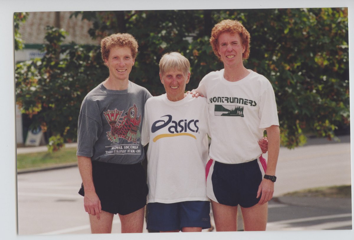 Greg Marchand, Rosamund Dashwood, and Rob Reid at the Royal Victoria 8K! Circa 1985 👟