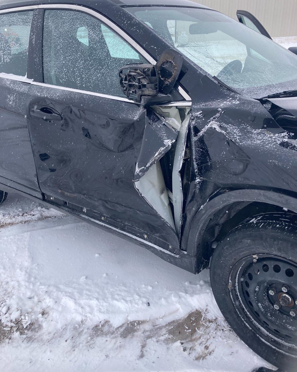 StephanieFolk's tweet photo. Playing bumper cars with a snow plow is not recommended! #MyPoorCar #EveryoneIsOk #NotHowIWantedToStartMyDay https://t.co/0UE1QLVTo6