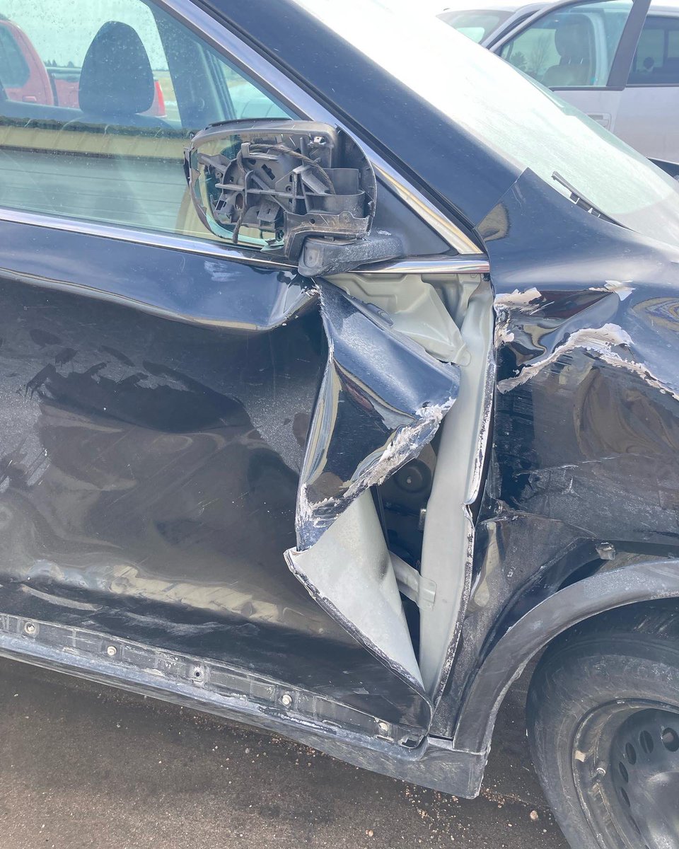 StephanieFolk's tweet photo. Playing bumper cars with a snow plow is not recommended! #MyPoorCar #EveryoneIsOk #NotHowIWantedToStartMyDay https://t.co/0UE1QLVTo6