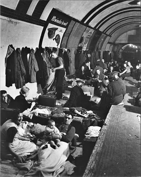 DonPorfifirio's tweet photo. La historia se repite.

Los gobernantes hacen de las suyas y los que sufren es el pueblo!

WW2 / Ucrania https://t.co/KCbD9wx3K0