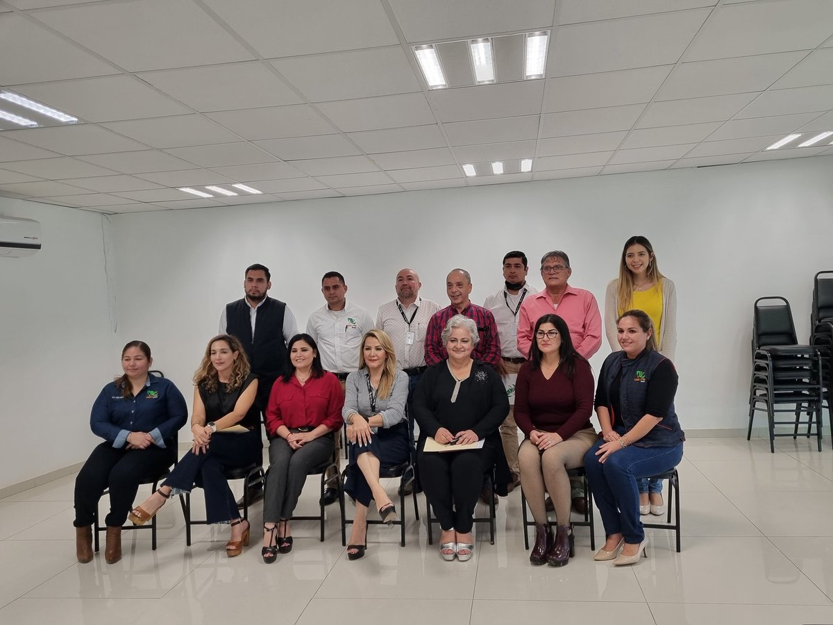 CecytesMazatlan's tweet photo. Felicidades a los nuevos directores de Planteles, en especial al Director de Mazatlán @ProfrRosendo Meza Torres y a la Directora de la Cruz de Elota Ciria Diana Meza Favela. @cy_tes @drjuantorres1  @docjuantorres @mariainesmx  

https://t.co/6VI5OroqMW https://t.co/lmXyhJoxOW