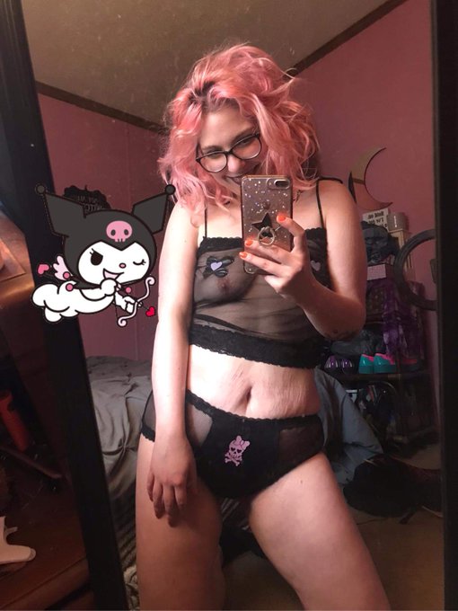 🎉My friend started an onlyfans!! Lets be real I subbed the moment I heard.🥰 She's way too hot yall need