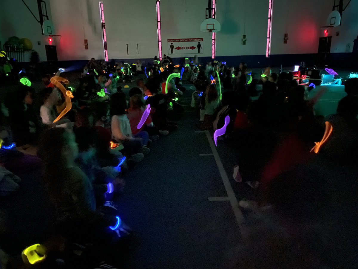 MissMaginity's tweet image. Such a fun afternoon at @BrookdaleBobcat’s black history laser tribute!