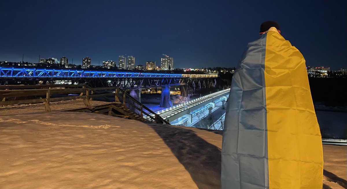 Tonight in Edmonton, our High Level Bridge is lit for Ukraine. 🇺🇦