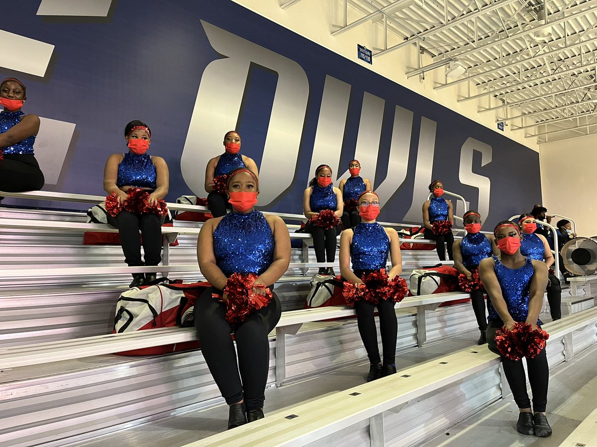 KHSRamettes's tweet image. We had a blast performing at the @RiceUniversity Men’s Basketball Game tonight!!! ❤️💙 We are #KreatingLeaders and providing performance opportunities @KashmereHS