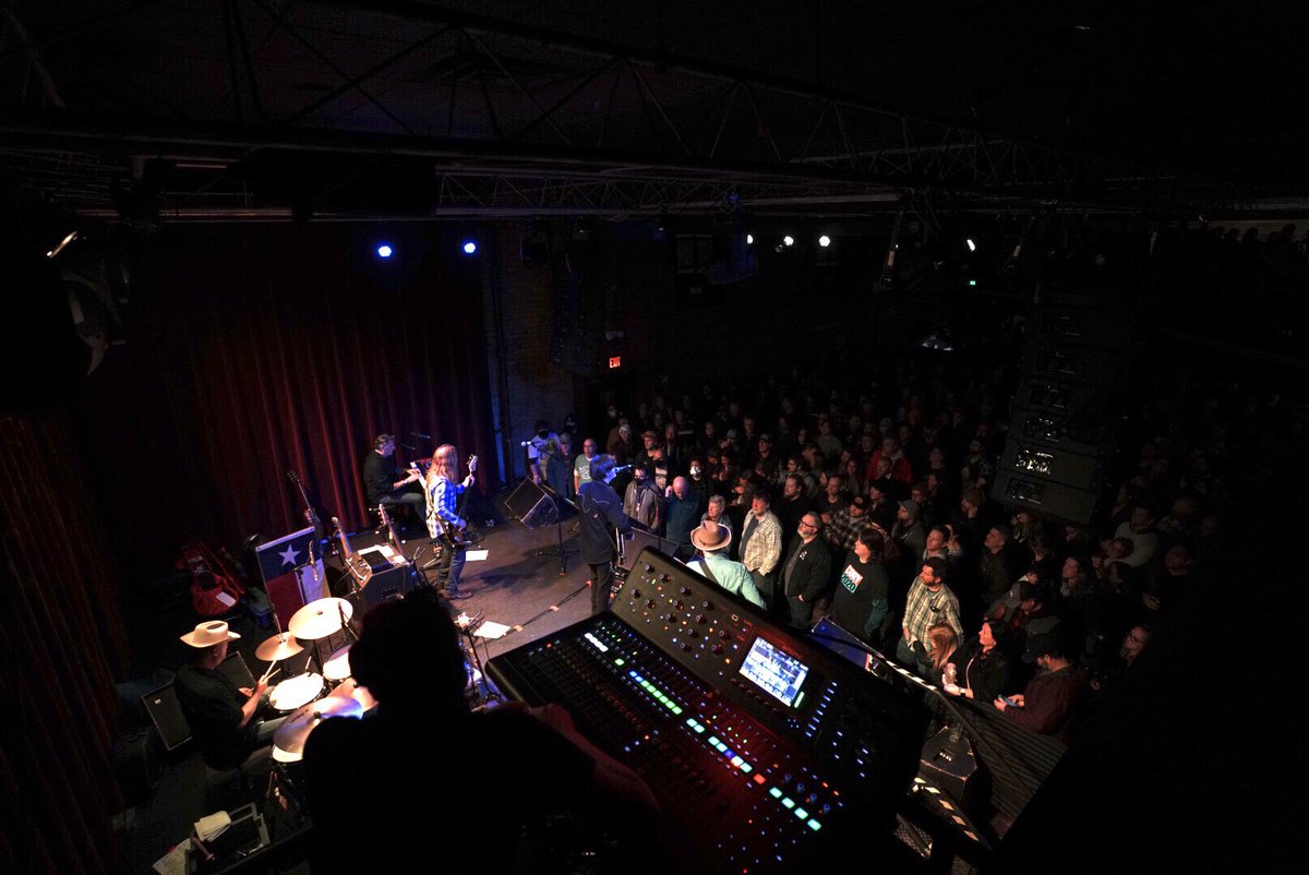 fantailmedia's tweet photo. A couple of #instantposts of @sonvoltmusic right now @FineLineMPLS , for @FirstAvenue. #wellattended #packed #livemusic https://t.co/VCeXwLuB4P