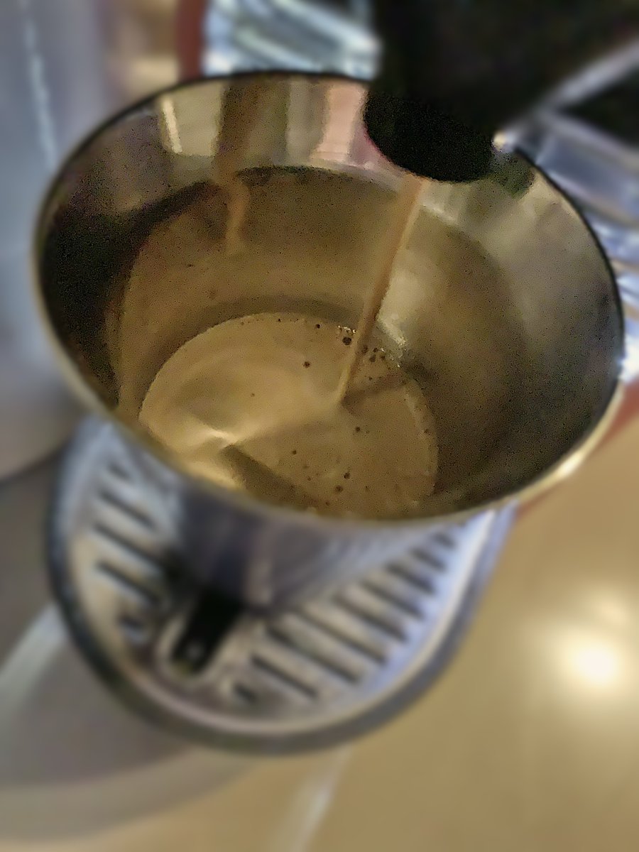 jonmac666's tweet photo. Guten Morgen…an diesem Freitag mit dem #ForestBlack #Kaffee von @Nespresso in den letzten Tag der Woche starten und auf‘s Wochenende warten😁😉🤗☕️ #whatelse #ShotOniPhone #iPhoneXR #CameraPlus #ACDSee https://t.co/FuByqcTRpT