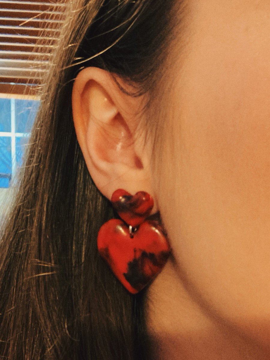 antisunsets's tweet photo. look at my funky fresh franka earrings https://t.co/kBaAChTiuD