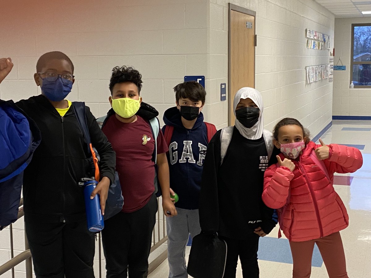 linda_peace1's tweet photo. After school reading club #reading #fun Kudos to all the teachers that made it happen. Walking out the door the kids were still excited about learning. #KMES https://t.co/sxJ0BkXLLh
