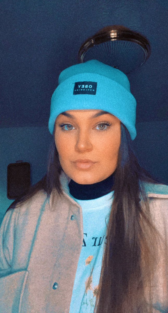 abs_clabough's tweet photo. big hat girl pt. 2 https://t.co/0wKvF0sfes