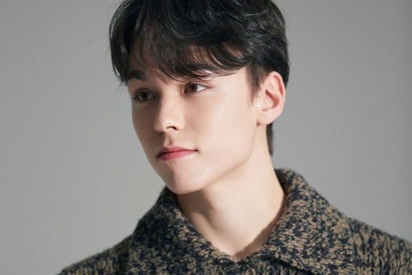 SEVENTEEN Vernon ติดโควิด-19 ตอนนี้อยู่ระหว่างกักตัว และรักษาตัวอยู่

#SEVENTEEN #VERNON