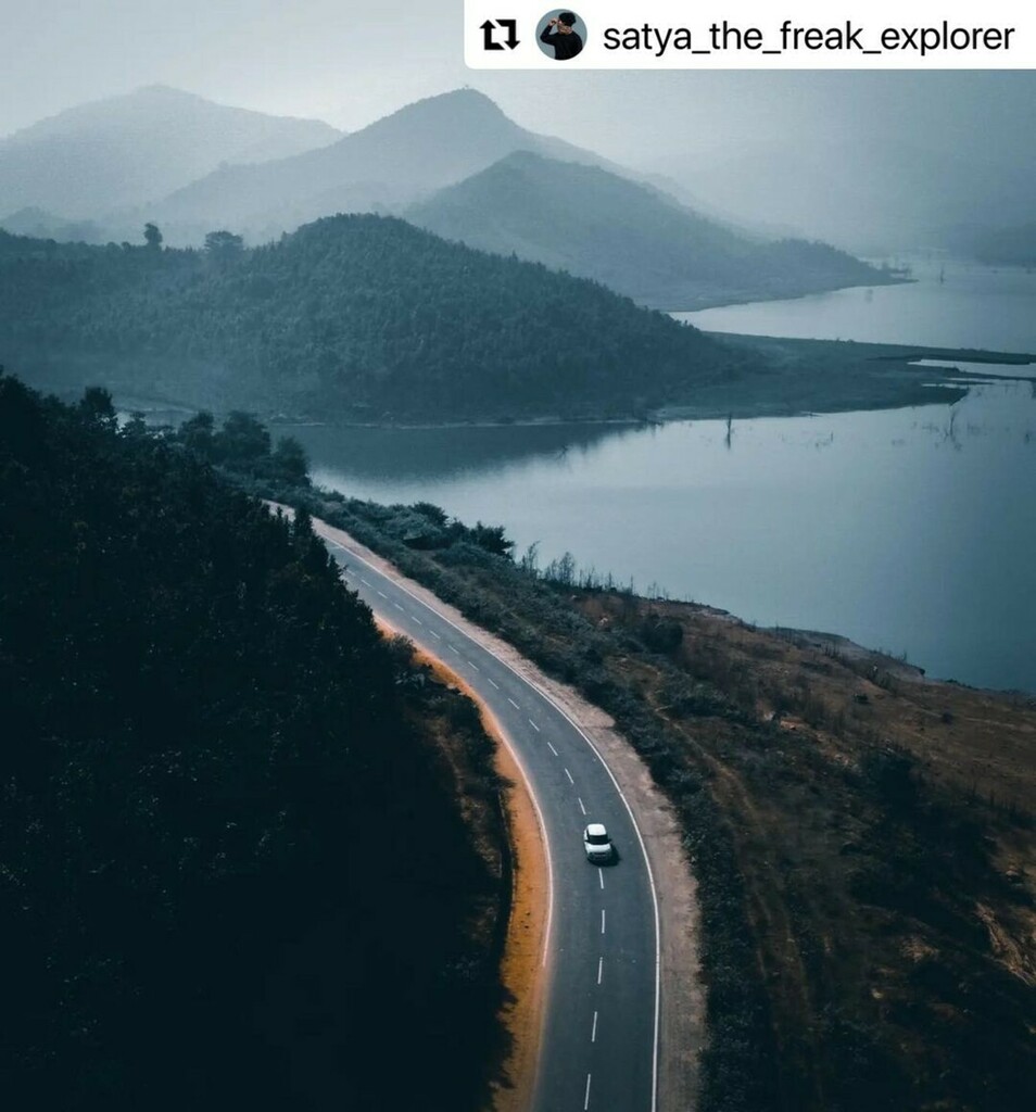 BBSRBuzz's tweet photo. #bhubaneswarbuzz #koraput pic by @satya_the_freak_explorer
・・・
"I fell in love, his name is
K O R A P U T O D I S H A 🇮🇳🖤
.
📍 KORAPUT ODISHA
HIDDEN GEMS OF ODISHA
.
#koraput #koraputia #odisha #odishtourism #odishagram #explore #exploringodisha #exploreindia #explore… https://t.co/VRAlNE7XRX