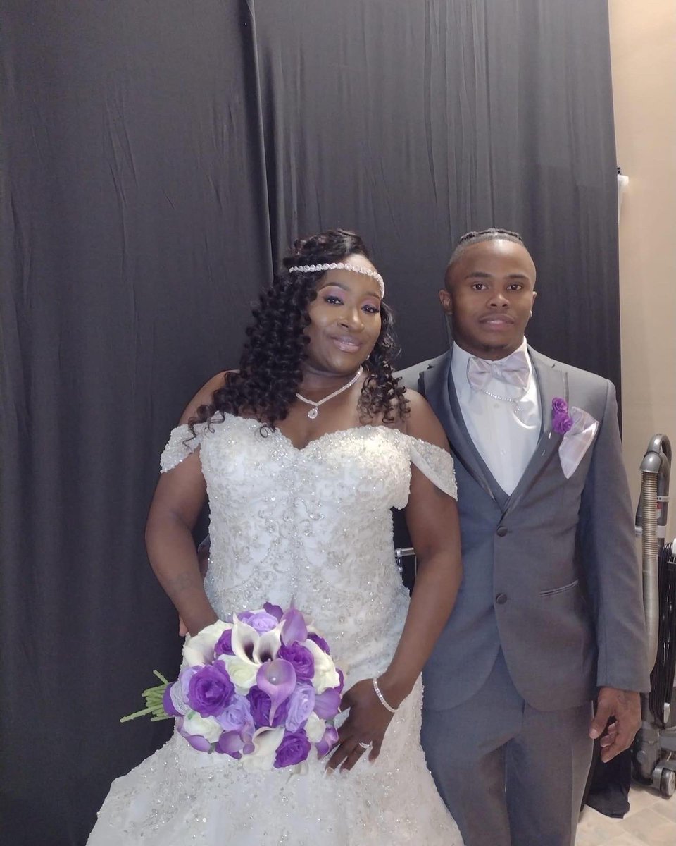 1silentben's tweet photo. My Queen 👸 was Born today My love , Mama Changed her life couple weeks ago an got married on me 🥲 drop tears with joy , Blessed to still have my mom on my side #LongLiveMoneyMouse 🕊 HAPPY BIRTHDAY MAMA you Eva need me I’m there ❤️ @barbieblack_35 https://t.co/moiozRukkT