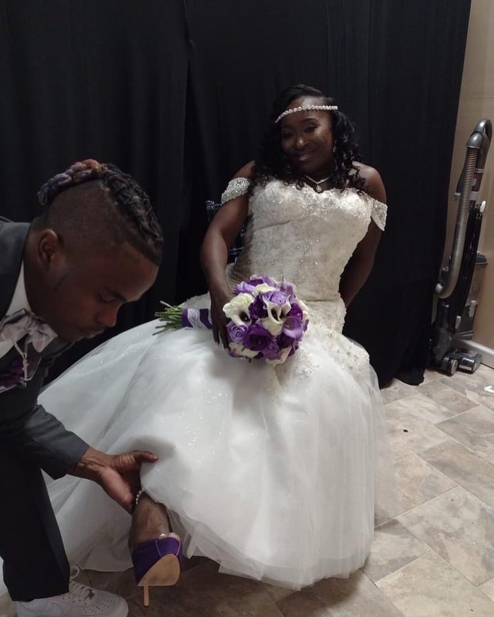 1silentben's tweet photo. My Queen 👸 was Born today My love , Mama Changed her life couple weeks ago an got married on me 🥲 drop tears with joy , Blessed to still have my mom on my side #LongLiveMoneyMouse 🕊 HAPPY BIRTHDAY MAMA you Eva need me I’m there ❤️ @barbieblack_35 https://t.co/moiozRukkT