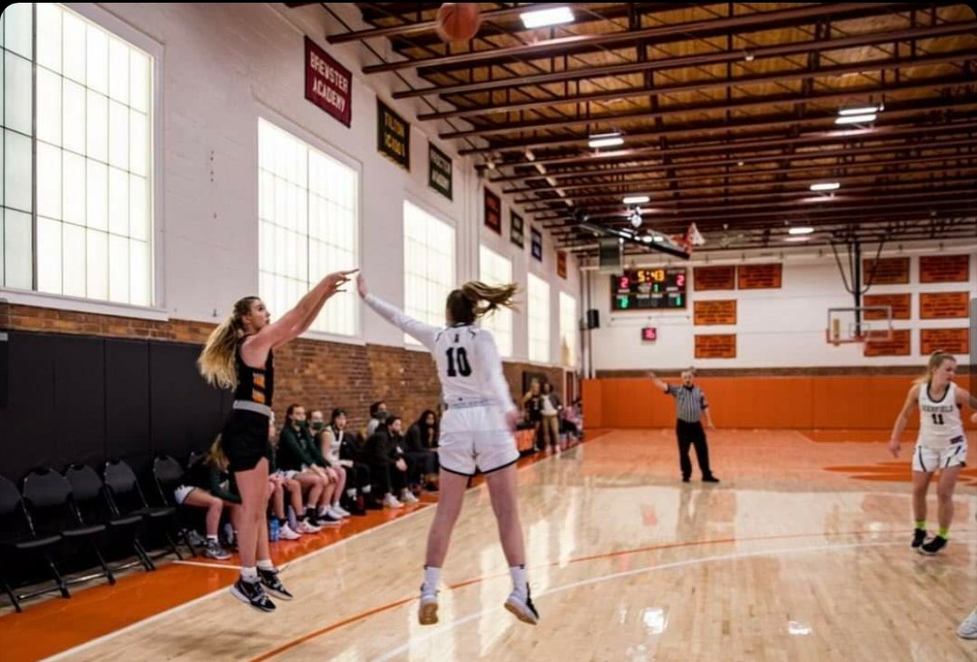 SNHSaints's tweet photo. Unsigned senior c/o 2022 5foot10 combo guard @hmalozzi from Kimball Union prep has been on a tear the last 3 games. 
Vs Brewster Academy 23pts 15rbs 
Vs NewHampton prep 18pts 10rbs 
Vs Holderness prep 20pts 10rbs 9ast 5stls. 

Coaches DM me. https://t.co/tc9F6d4v25