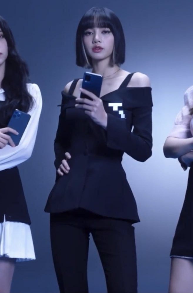 hourly lisa tweet media