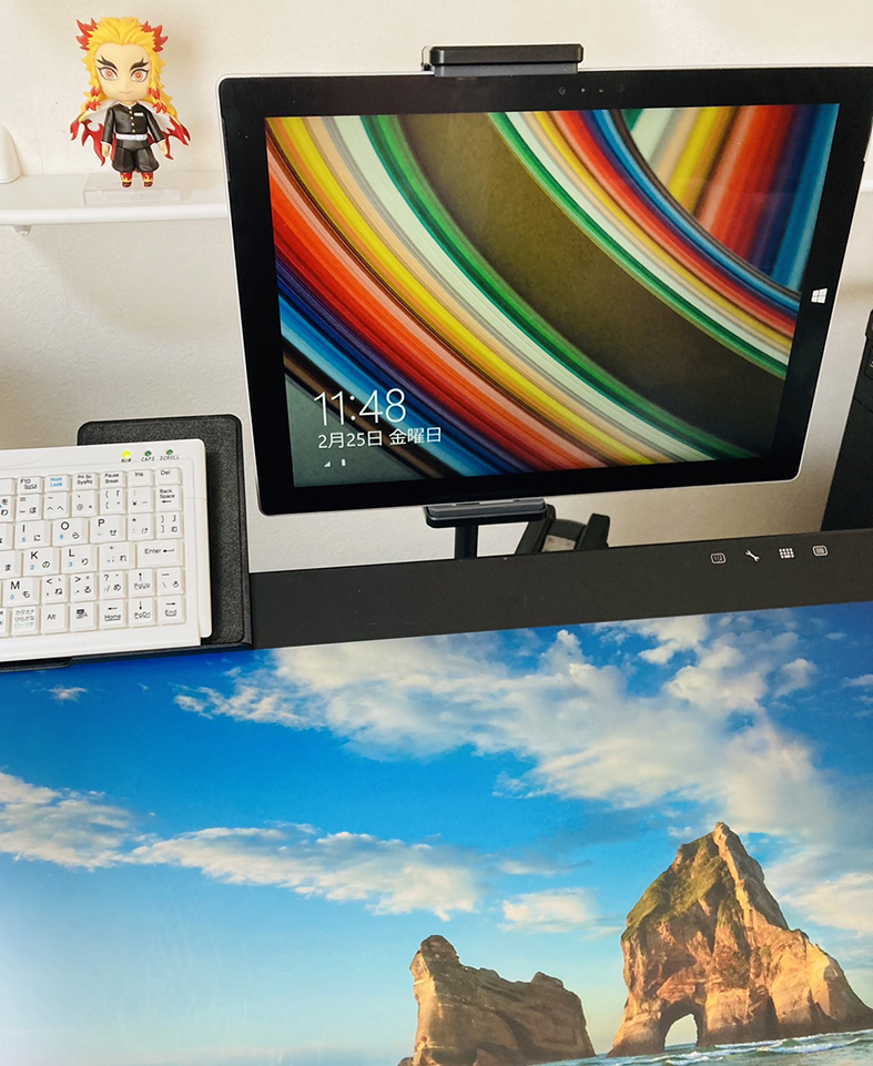 作業中、液タブから目を離して集中が途切れる時があったので、古いノーパソを活用してトリプルディスプレイにしてみました。
設置は有線の方が出来ることは多いですが、動画や資料など、ただ画面を表示するだけなら無線でも条件つきで出来ます。
詳細はブログにて
https://t.co/BQU560GV1I