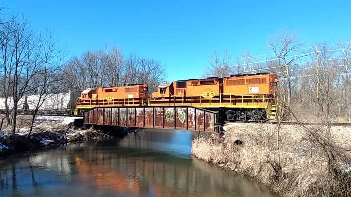 Cantontornado36's tweet photo. IMRR local northbound over various spots.

1. Crossing Quiver Creek miles outside Havana.

2. Forest City, Illinois

3. Downtown Manito, Illinois

Feb 23, 2021
#IMRR #railroad https://t.co/SPJfcDPMx2