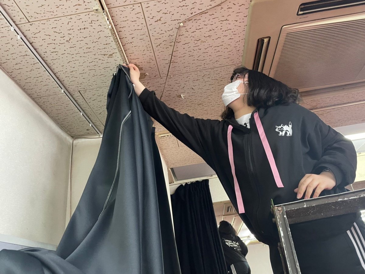 Anko8Mako's tweet photo. 昨日のD.K HOLLYWOOD STUDIO
サクッと仕込みをやって、その後は久々にクチを動かし声を思いっきり出した❗️芝居創りに入る前にちょっとした準備運動さっ✊
笑い過ぎてお腹痛かったけど🤣
#dkhs #dkh https://t.co/RIiZe4TV2r
