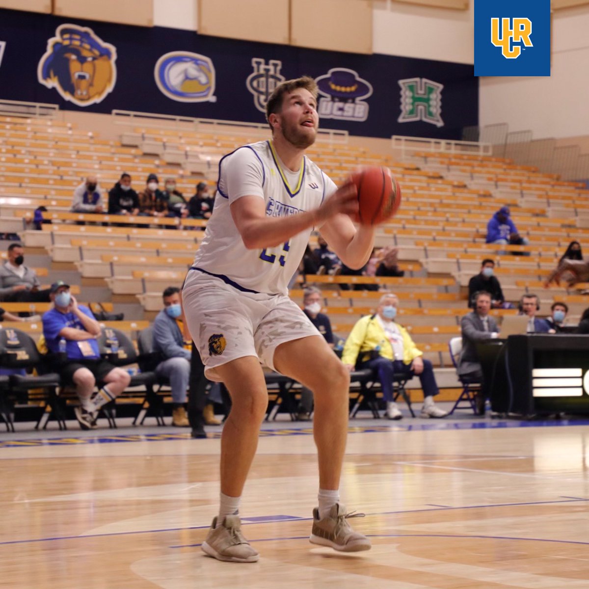 UCRMBB's tweet photo. Look out below!

#GoHighlanders https://t.co/IoLYoJOiZv