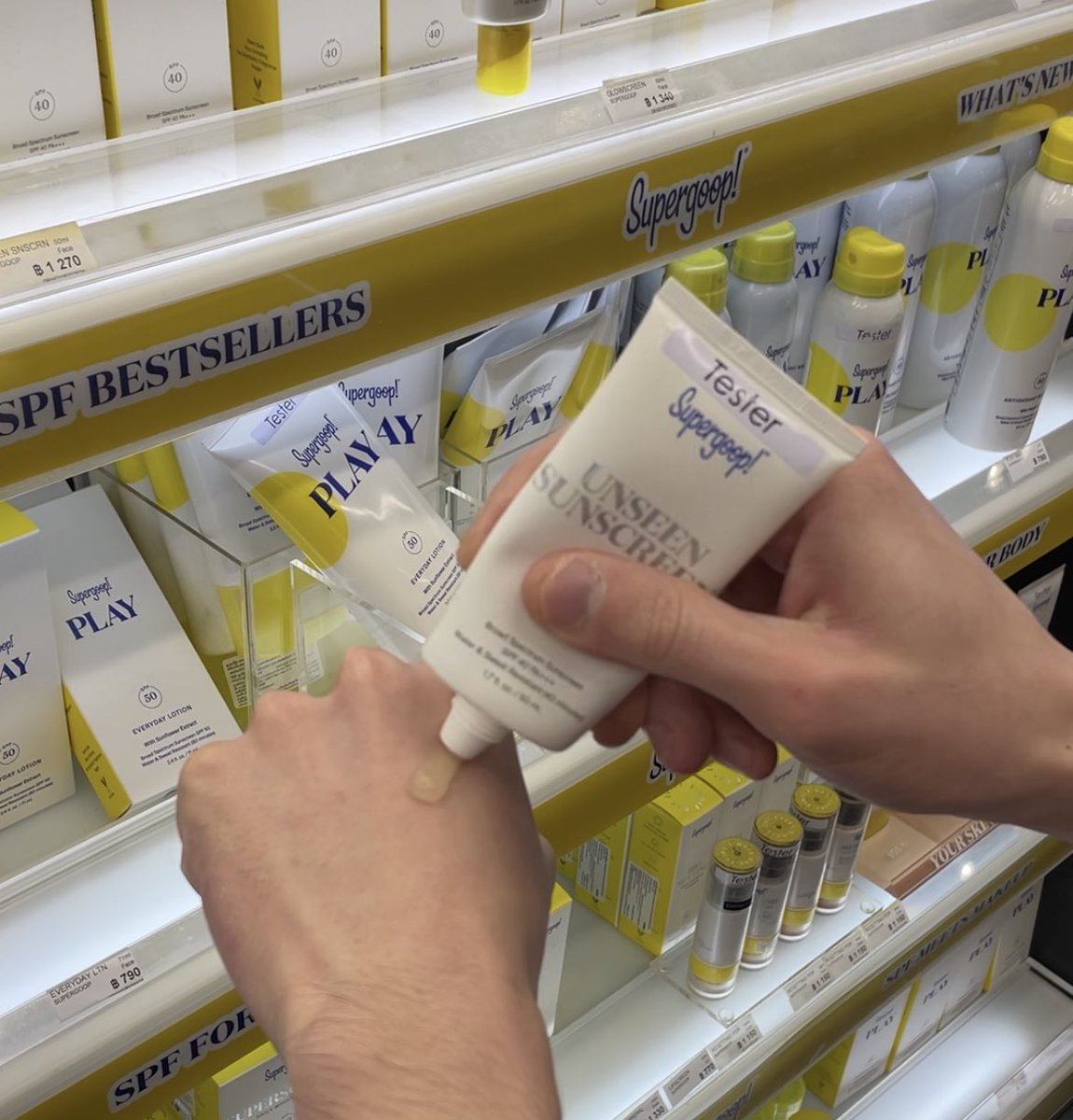echopwt_'s tweet photo. ทา2ข้อนิ้วแล้ววอก ก็ทากันแดดใสกันไปเลยจ้า Supergoop Unseen Sunscreen https://t.co/CN7EagLSxU
