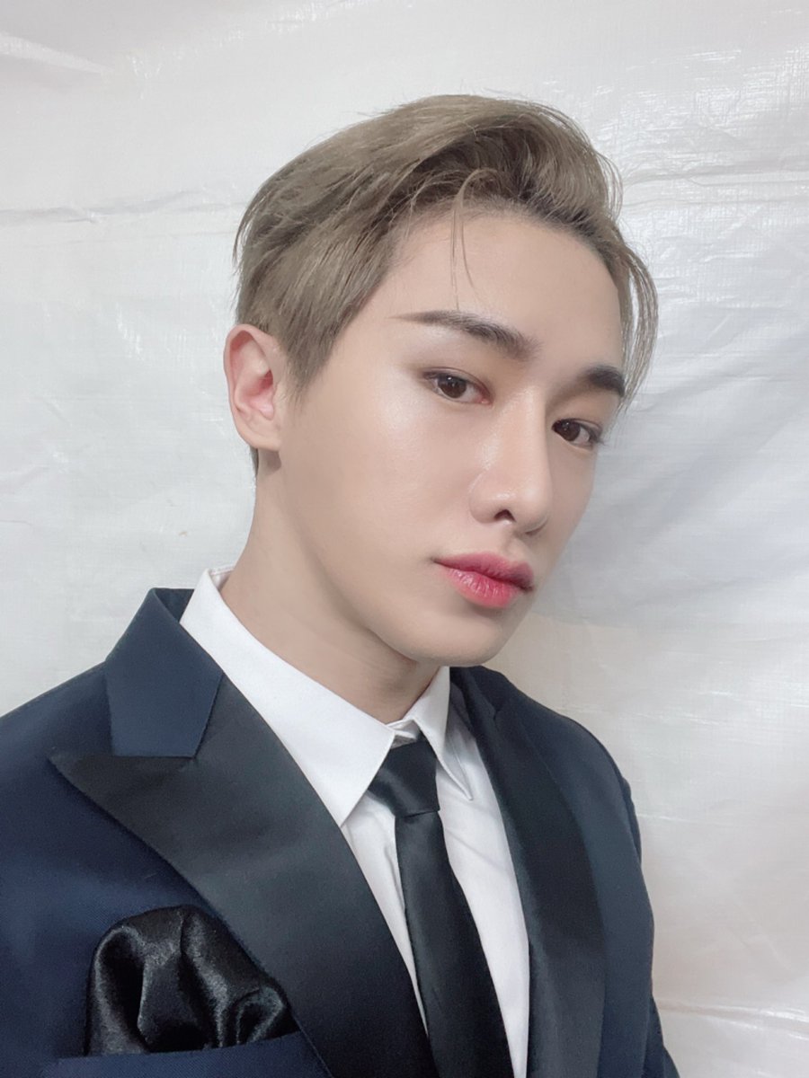 rose_ghosty's tweet photo. What's yall favorite comeback/or Song by Wonho? My favorite is Lose. https://t.co/450cq6WNhE