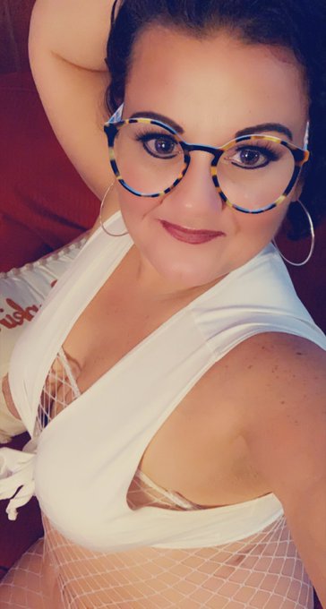 FUCK YOUR LOCAL MILF! Comment your city &amp; state, retweet this post, &amp; follow me to get your city entered