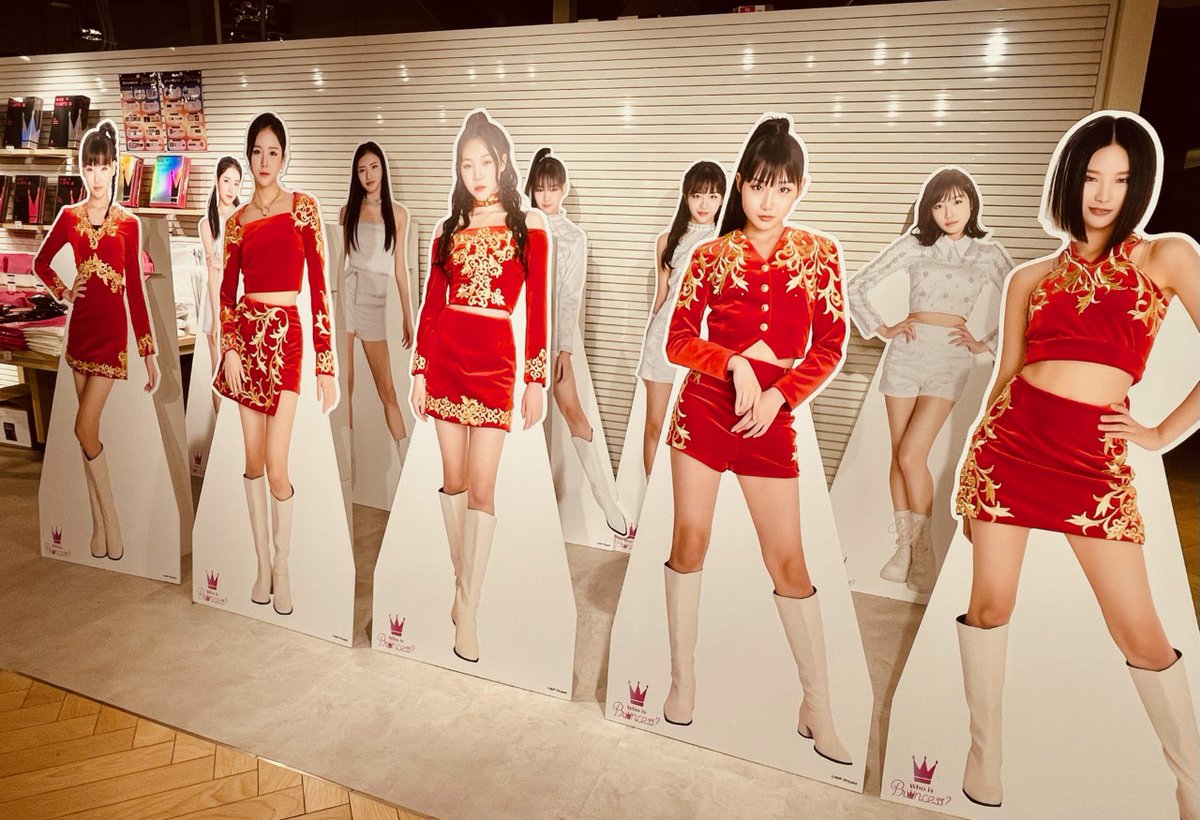 HmvBooksShibuya's tweet photo. 【Who is Princess?】
当店5FにてPOP UP SHOP好評開催中👑
店舗限定購入特典の『Special Digital Photo』は5,000円以上ご購入の方にプレゼントしています💝
絵柄は只今第4弾を配布しています!
ぜひご利用ください💫
詳細➡️https://t.co/THUfI7PztZ
#whoisprincess #フープリ #PRIKI https://t.co/drupDVTXmM