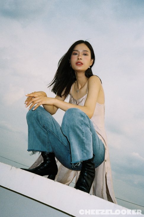 CheezeLooker's tweet photo. มิ้ลค์ - พรรษา วอสเบียน
IG: @panly._
Occupation: Artist
Necklace: @midi.5
Jeans: @i.select.you #ChzStreetStyle #streetfashion #Throwback #LookerStreetStyle https://t.co/0KbIZTL2T1