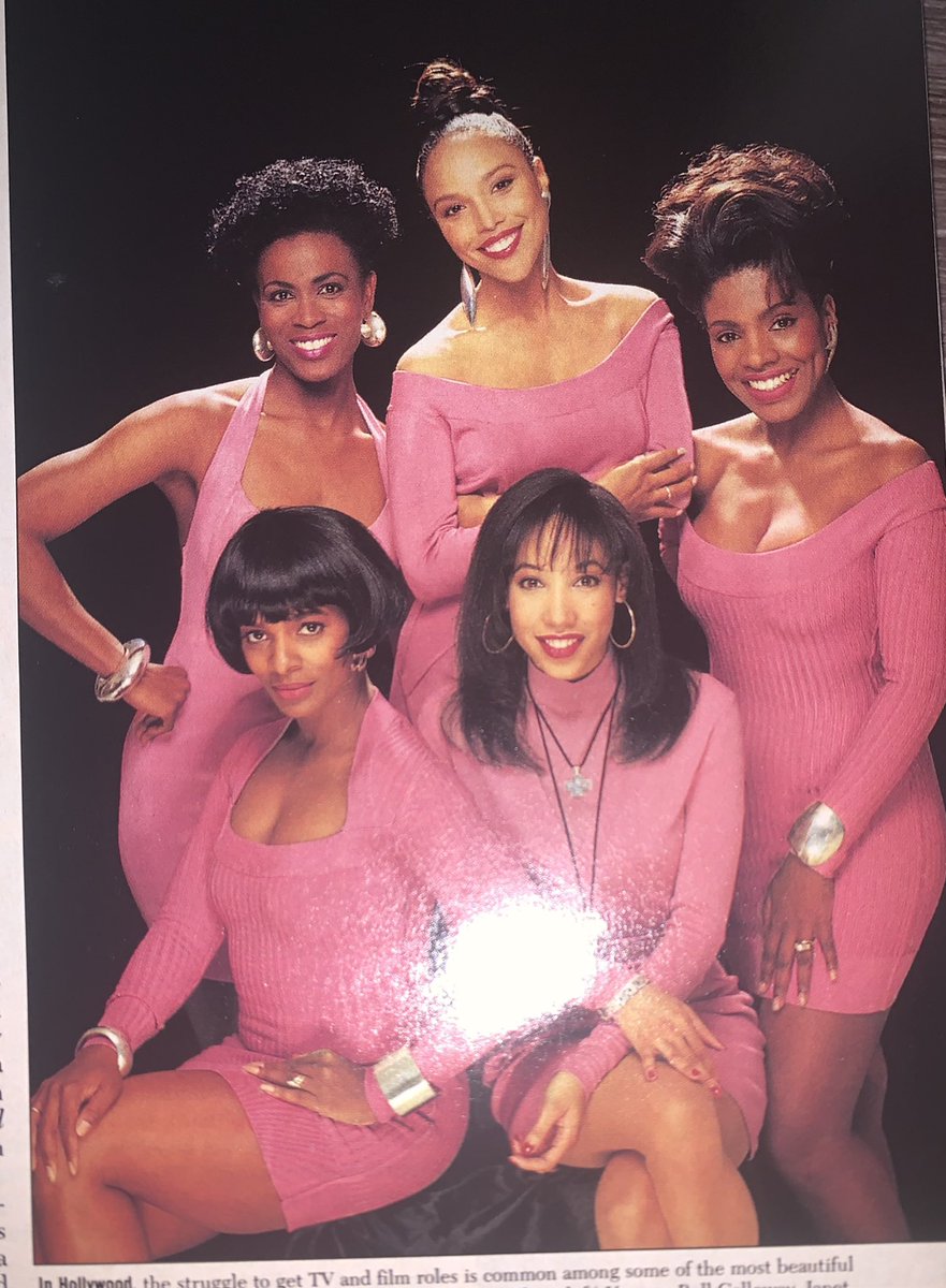 MKDominique's tweet photo. @mitchoo_oo Just got this vintage magazine off etsy. I already thought she was absolutely glowing on the cover but it got better once I flipped through it. https://t.co/Fu6rRQJfE5