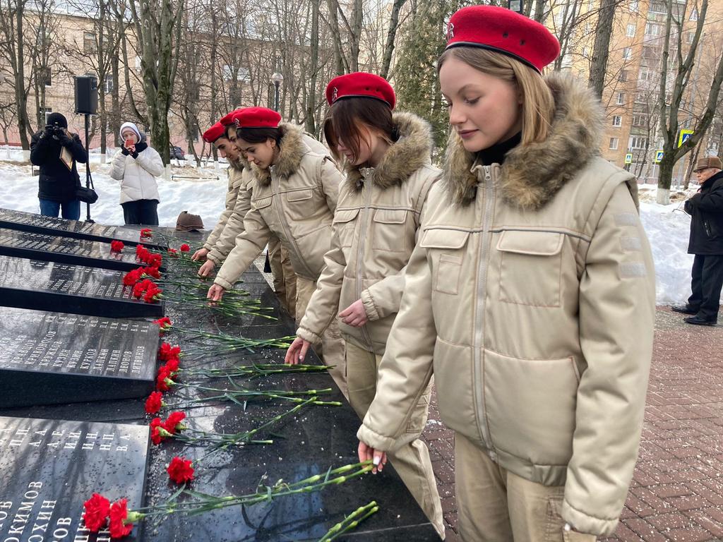 lilenka4's tweet photo. Юнармейцы МБОУ «Гимназия №2» ​ приняли участие в митинге, посвященном Дню защитника Отечест��а, который состоялся в Сквере Победы мкр. Железнодорожный​ Г.о. Балашиха.​ ​ ​ ​ ​ ​ ​ ​ ​ ​ ​ ​ ​ ​ ​ ​ ​ ​ ​ ​ ​ ​ ​ ​
#МБОУГимназия2 https://t.co/1CxP0Af92S