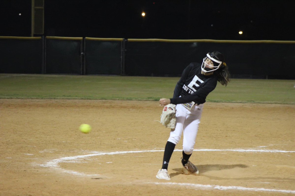 WehsSoftball's tweet photo. Our Lady Wildcats end Day 1 in Laredo EastSide Strong with an 11-1 victory over Cigarroa!
Ariana Cabrera with 12 Strike-Outs in 5 innings while our Offense continues to shine on the diamond.
Next game is tomorrow at 9 am!
#StrongSideSoftball #OutHitEm https://t.co/hFI4IRbY99
