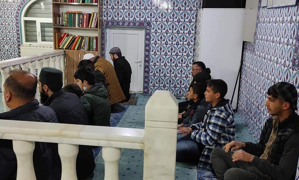 PaluMuftuluk's tweet photo. PALU CUMA SABAH NAMAZI BULUŞMASI
Sabah namazı buluşması güzel alışkanlıklarımızı pekiştirecektir. Allah Teâlâ herkesin hayrını kabul eylesin. Birlik ve beraberliğimiz daim olsun, Allah Teâlâ dahili ve harici şer ve düşmanlardan bizleri ve İslam alemini muhafaza eylesin. Amin. https://t.co/5vTpOMRT8A