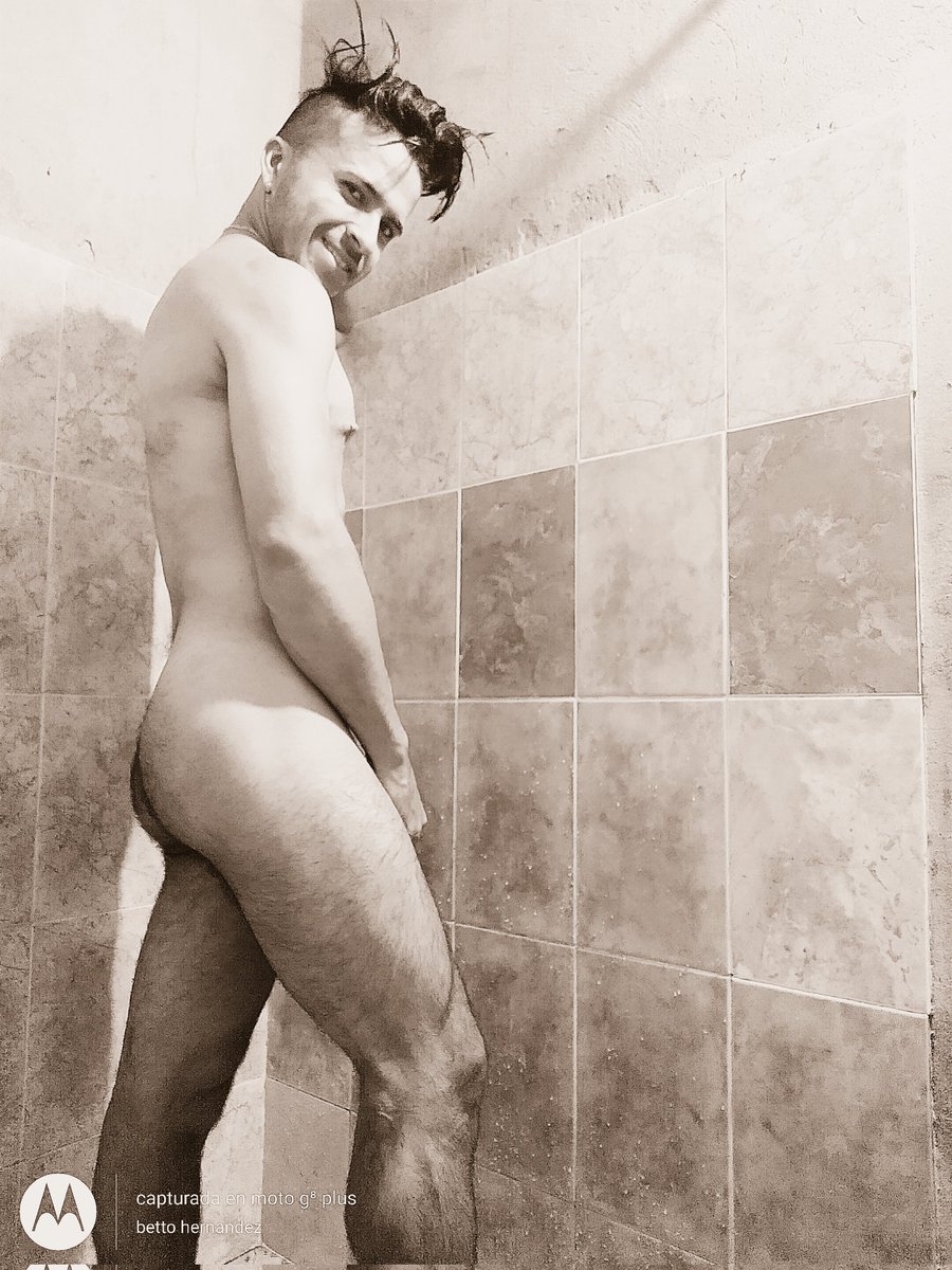 edison21hernan1's tweet photo. Después de un largo día un buen duchazo 🚿🚿🚿 https://t.co/Uq53jqtEs0