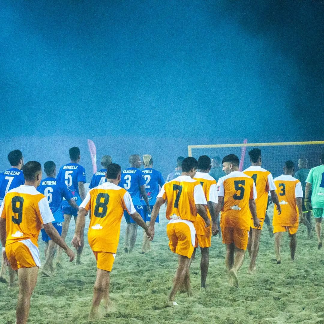beachsoccerfed's tweet photo. How about this atmosphere for hostility?

#beachsoccer #UBSF #unitedbeachsoccer #futbolplaya https://t.co/tgos2Dp4Di