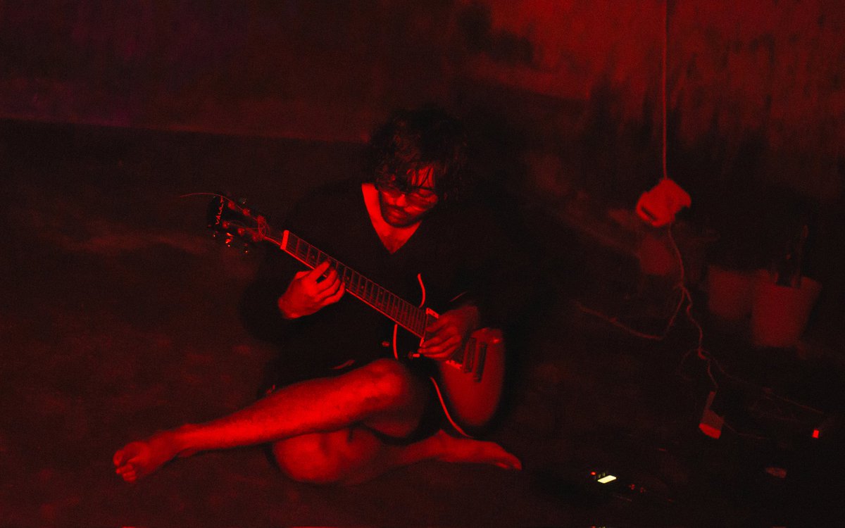 onnocollective's tweet image. ✶ ছায়ামঞ্চ ✶ 3/3

Scenes from our debut listening room at @reproduceindia in New Alipore, Kolkata 🤸

Ft. FleshEatingTurtles, @haved_jabib, Bengal Chemicals, @abluetito, Irrelevant ✨

📸 @acidicobject

#kolkata #reproducelisteningroom