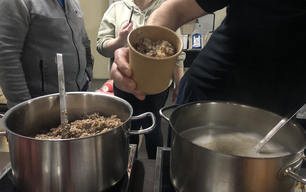 bbclysedoucet's tweet photo. To the shelter #Kyiv .. some porridge to help keep us warm as we join others to keep safe #Ukraine https://t.co/asOL9Ipbjk