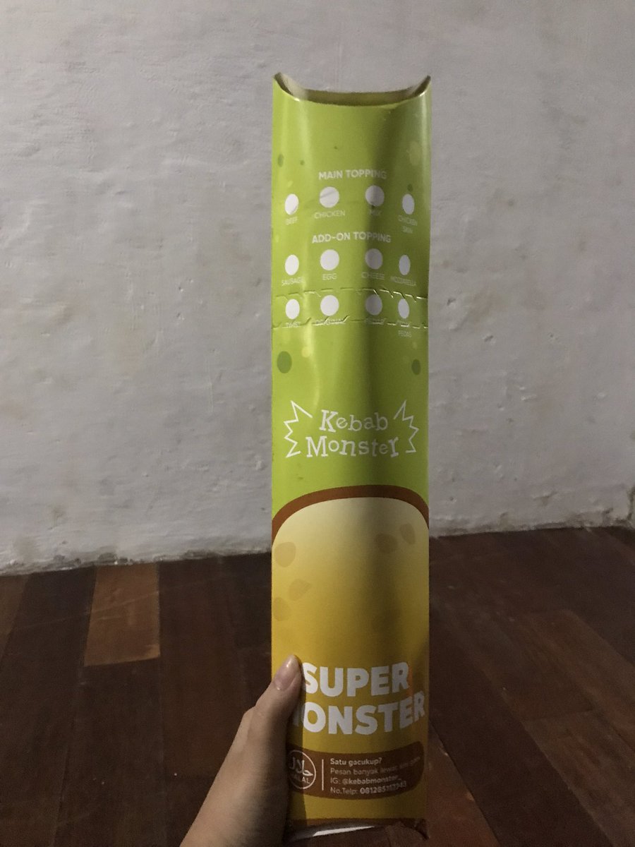 FOOD_FESS's tweet photo. guis KAGET BGTT BELI KEBAB PAS DATENG SEPANJANG INI😭😭👍🏻 emg di deskripsi tuh kebabnya panjanggg bgt, tp gak expect bakal sepanjang ini🥲 isinya jg macem2 ada sosi, makaroni dll enak bgt sangat worth it kalian hrs coba🥲👍🏻 https://t.co/KsMiDHJI94