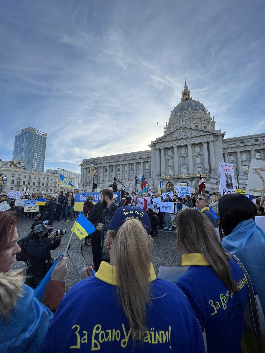 alinarpp's tweet image. We ask for help. We stand for Ukraine! Together we’re stronger! Praying for all Ukrainians! My family and friends are suffering right now! Please, help us to go through this horror #FreeUkraine #HelpUkraine #IStandWithUkraine