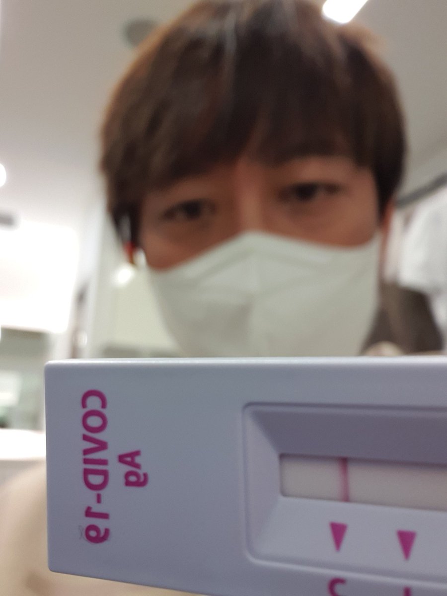 argang5's tweet photo. 오늘은 연극 [더드레서] 여수공연. 공연전 자가진단키트 검사는 필수. 모두들 건강하세요~! https://t.co/3URdbKUU7o